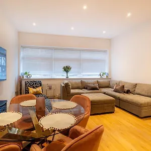 Apartment 2 Bed 2 Bath Spacious In, Aberdeen